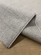 שטיח פררה מונקו חלק 264 03 אפור בהיר | FERRERA MONACO