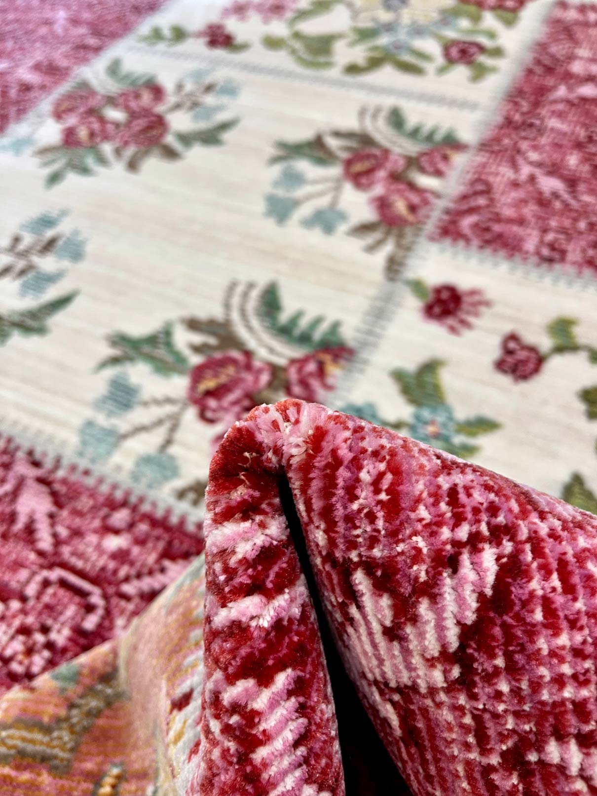 Four Seasons Carpet Pink/White 422