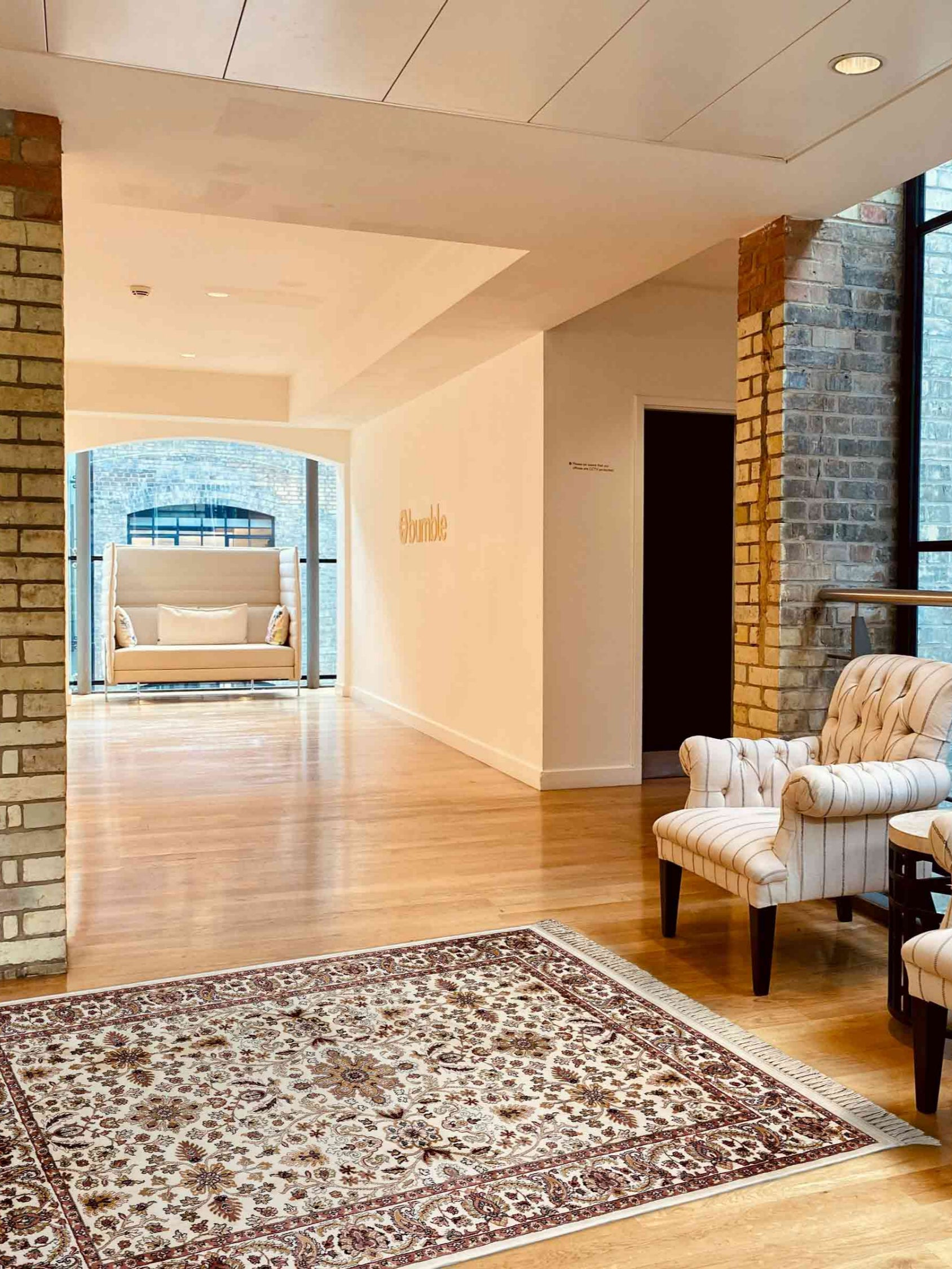 שטיח סילקי קאשן 618 בז' ורוד