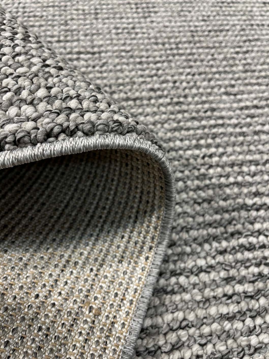 Natural smooth loop pile carpet 310 white/dark grey | CREATION