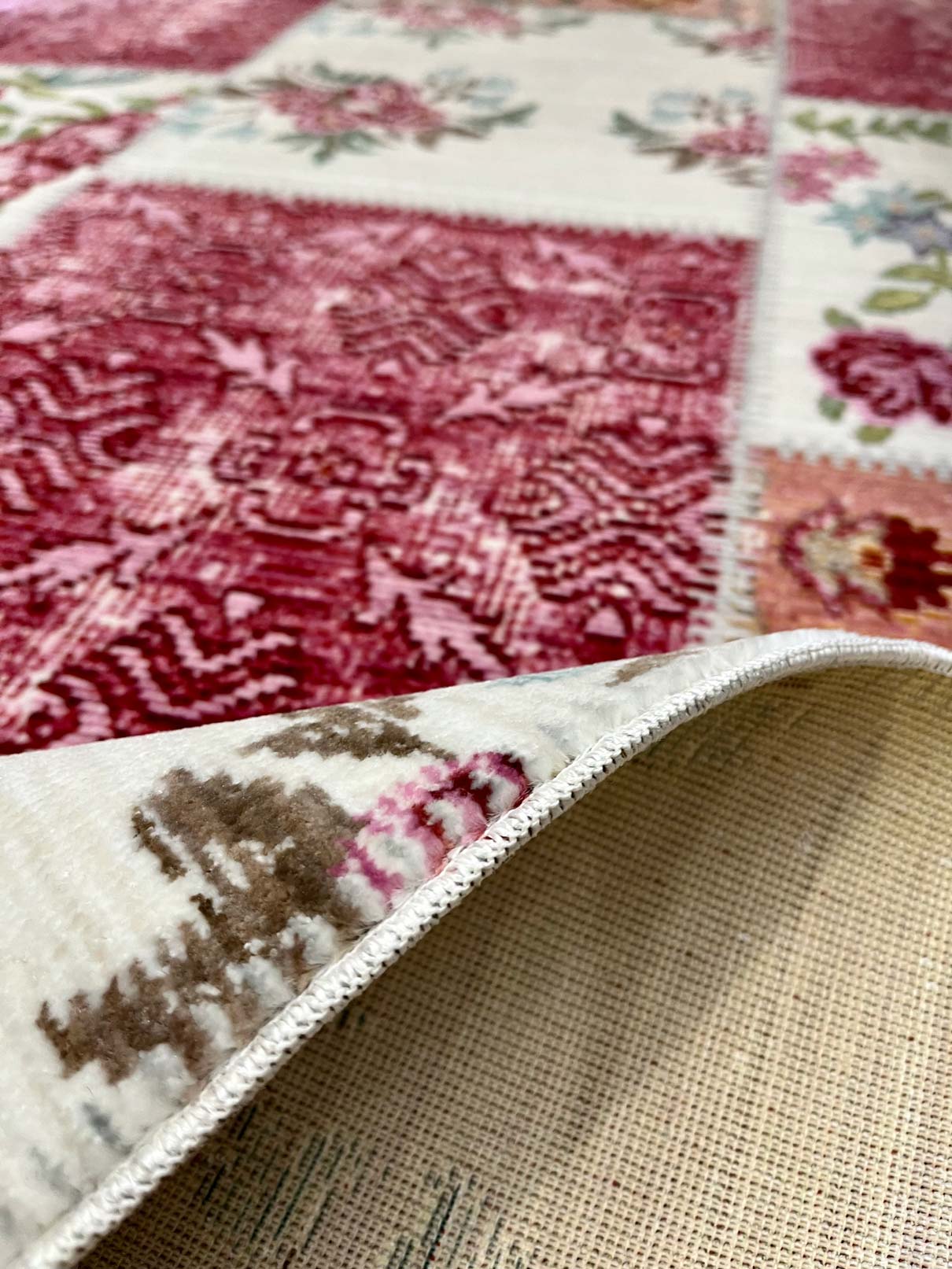 Four Seasons Carpet Pink/White 422