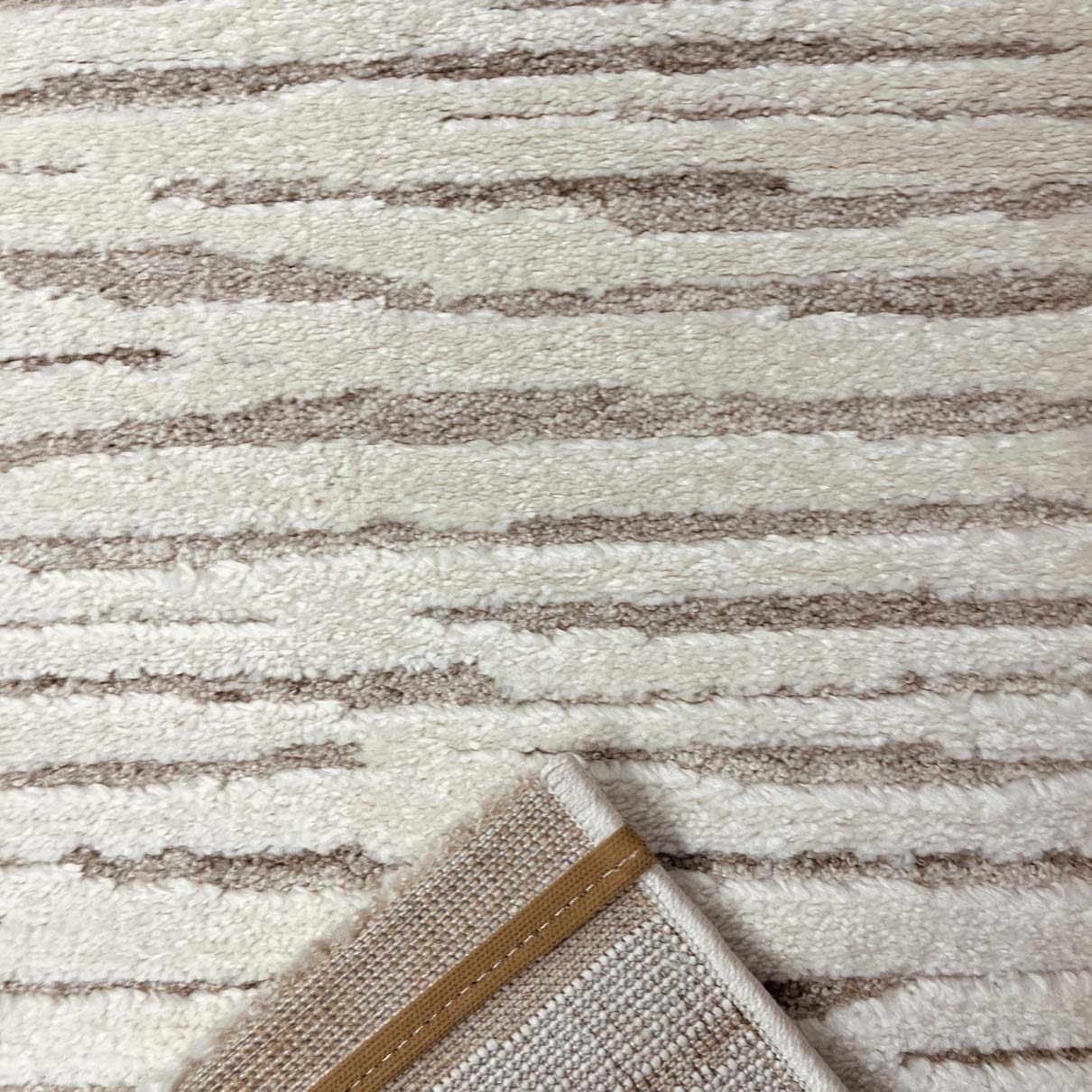 Loren Carpet 28 Cream/Brown | LOREN