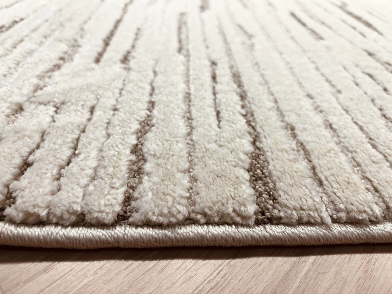 Loren Carpet 28 Cream/Brown | LOREN