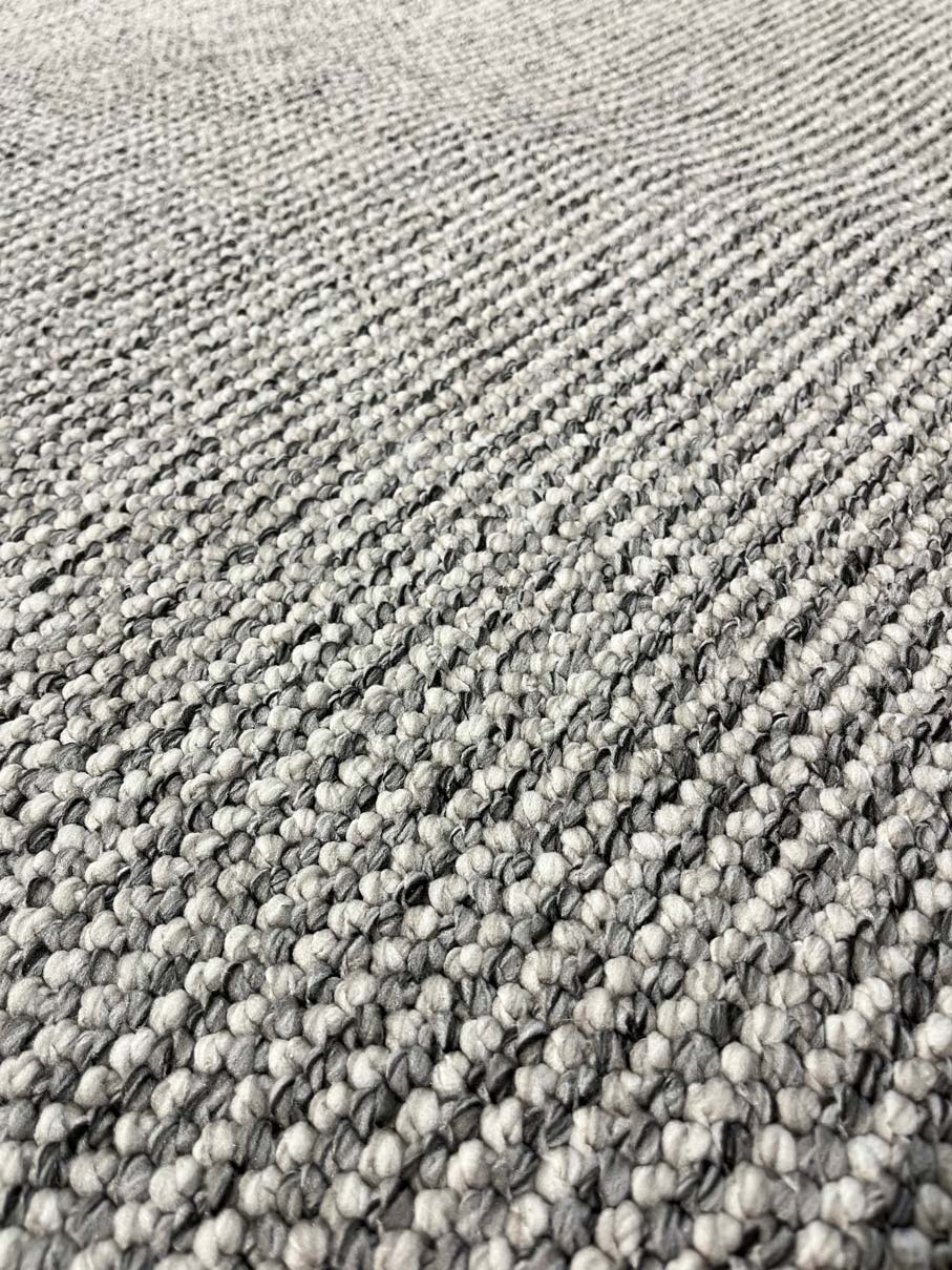 Natural smooth loop pile carpet 310 white/dark grey | CREATION