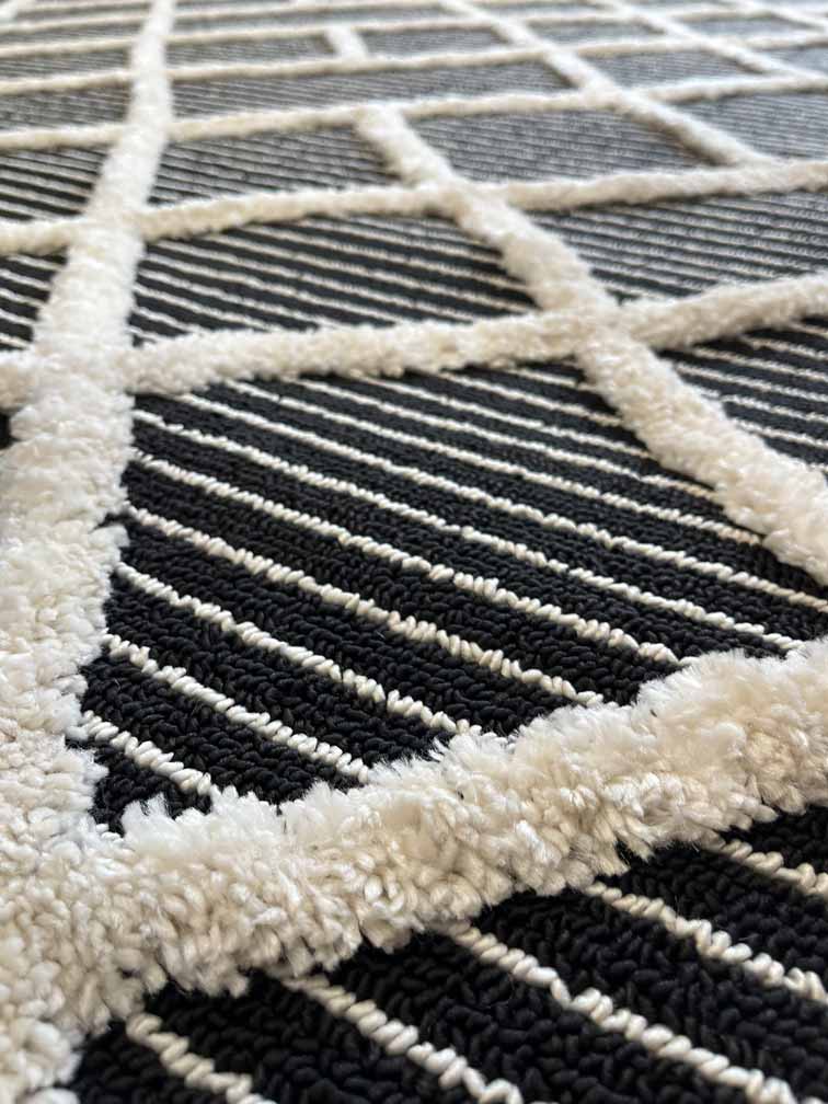 שטיח ורונה שחור/לבן 267