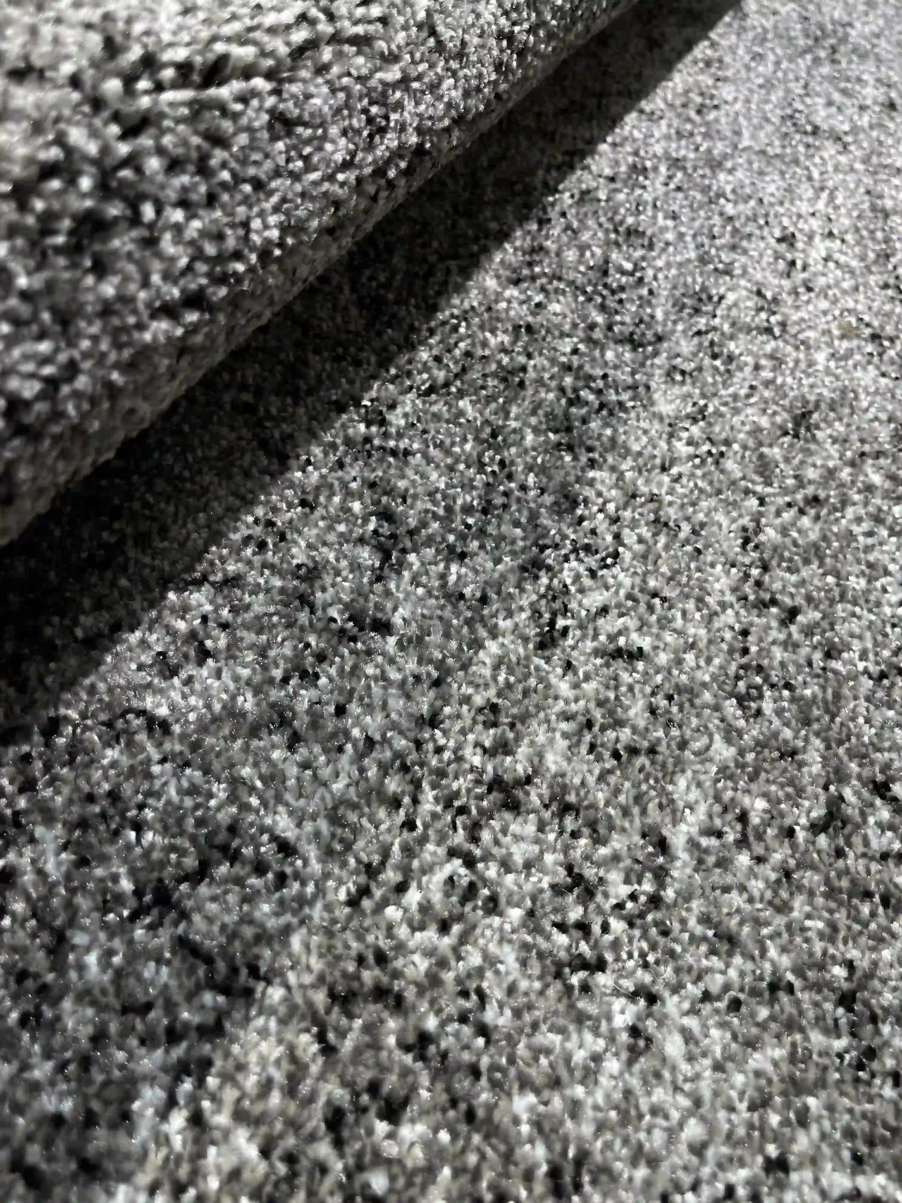 Basic Plain Carpet 456 01 Grey/Black | BASIC