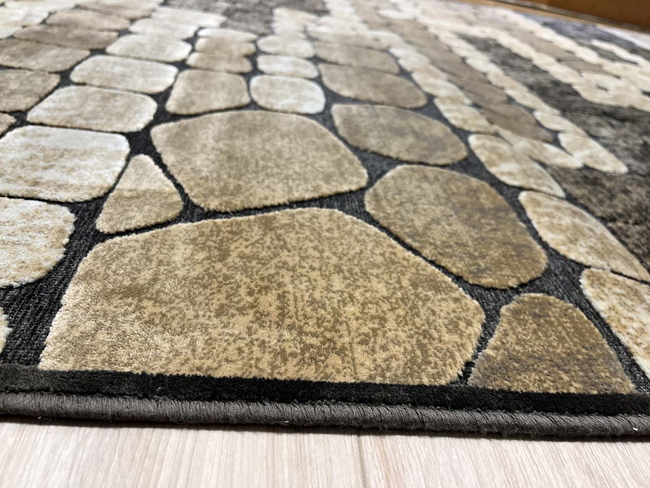 שטיח חלוקי נחל 23