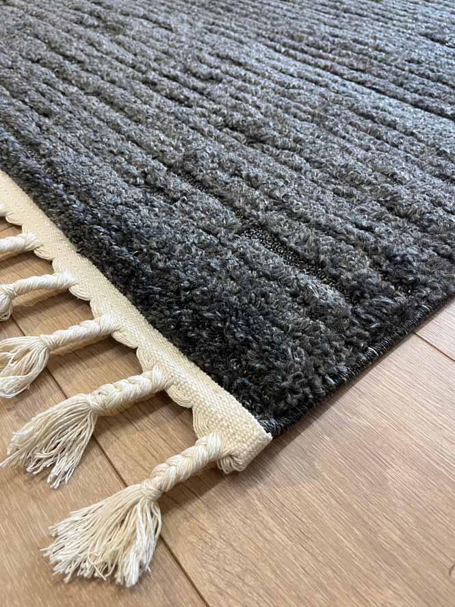 Soft 461 dark gray rug with fringes | SOFT
