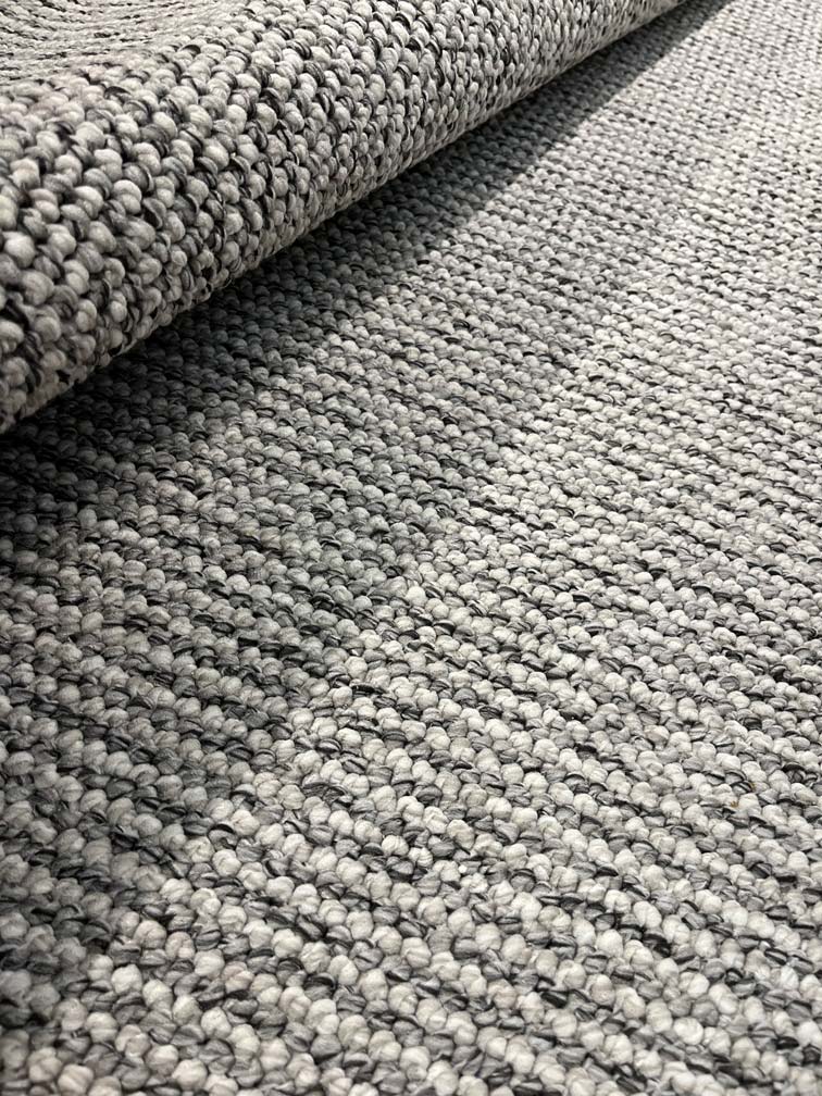 Natural smooth loop pile carpet 310 white/dark grey | CREATION