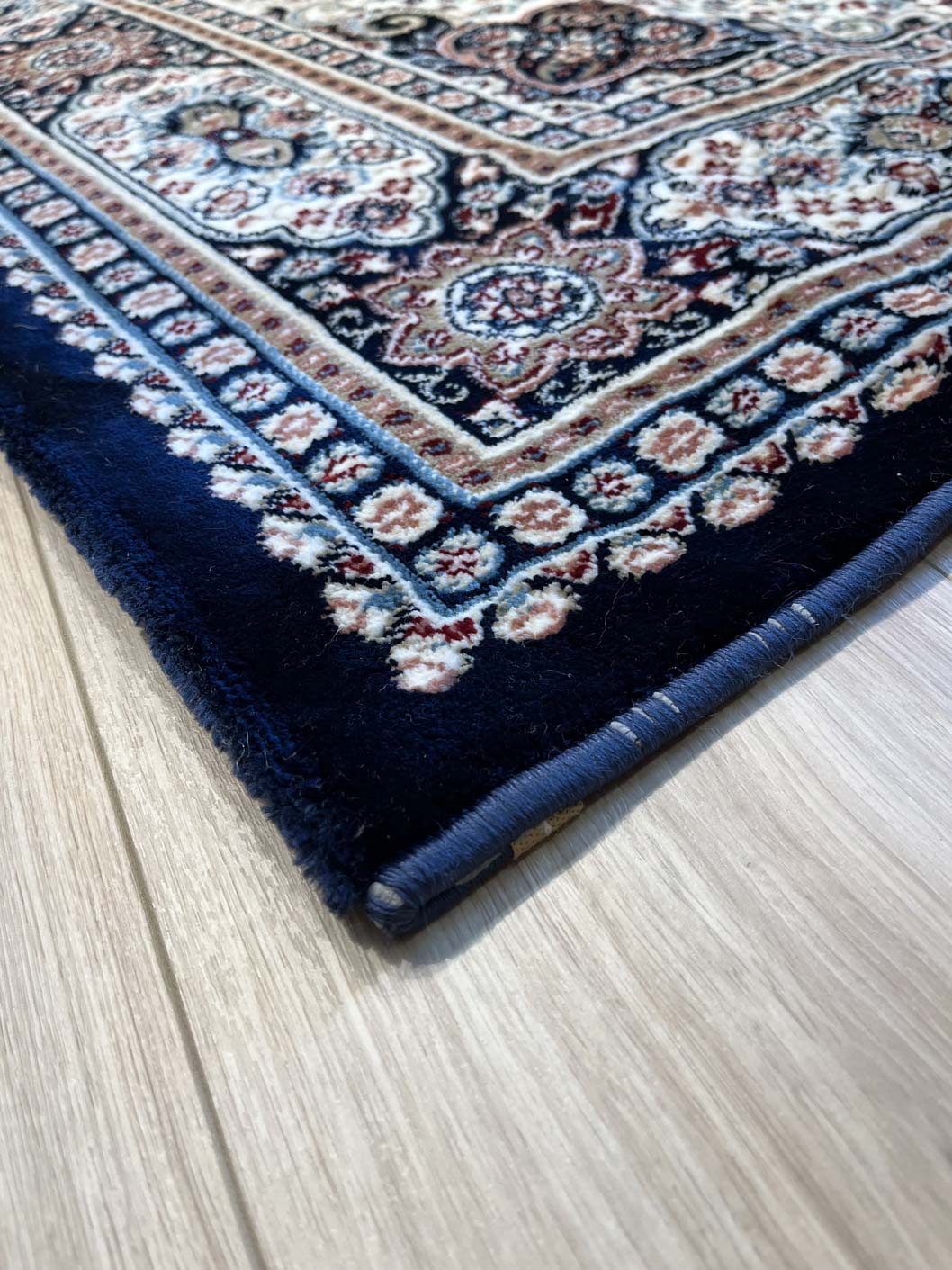 שטיח פלורה 620 כחול כהה | FLORA